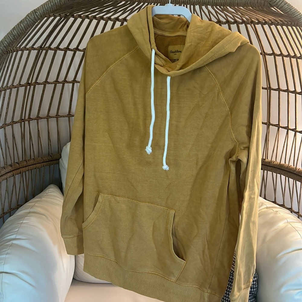 Men’s Medium Goodfellow brand, brand new never worn, but no tags. Never washed.